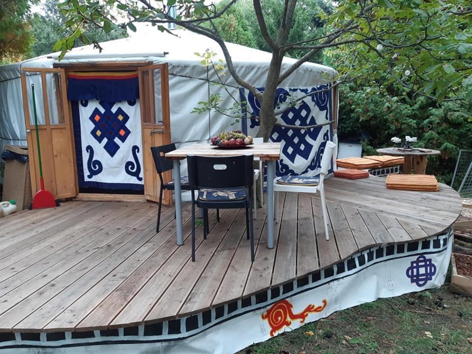 Hotel Jurta Az Erdo Mellett Dezsaval-Keresz-Tanya Pilisszentkereszt Exterior foto